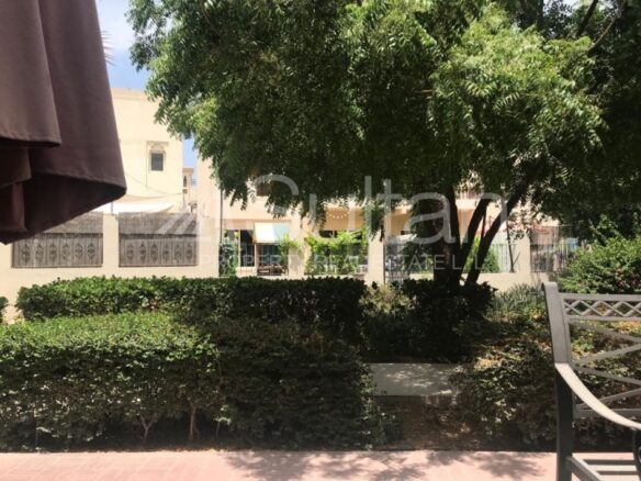 Fully Furnished townhouse for sale with swimming pool view
