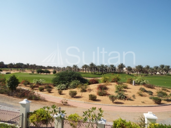 Beautiful 4 Bed Townhouse in Al Hamra Village