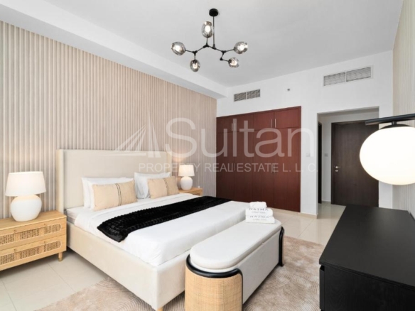 Upgraded Furnished Apartment | Spacious Layout
