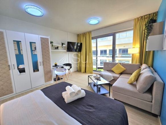 NEXT TO CASINO|Higher Floor Upgraded | Prime unit