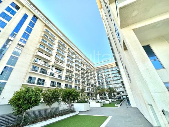 Modern 1BR Oasis, Amenities, Marjan Living!