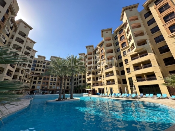 Lovely Sea View Beach/ Pool Access Near Casino