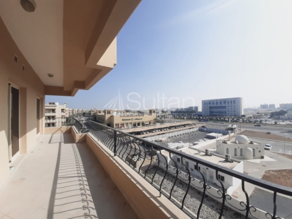Lovely 1 Bed High Floor Beach/ Mall/Pool  Access