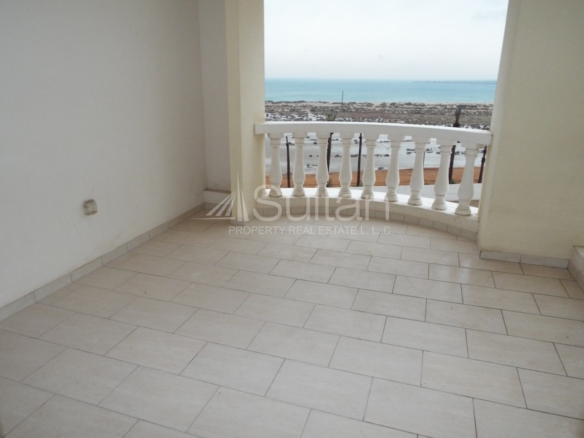 Lovely 1 Bedroom With Partition Wall