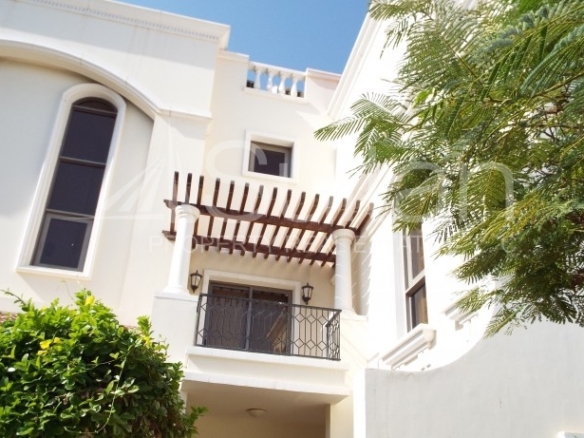 Beautiful  4 BR  golf & Lagoon Pool/Beach Access