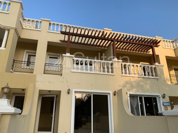 Stunning Upgraded 2BR Near Pool/Beach/Mall Access