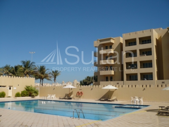 Spacious one of a kind Studio for Sale in Golf