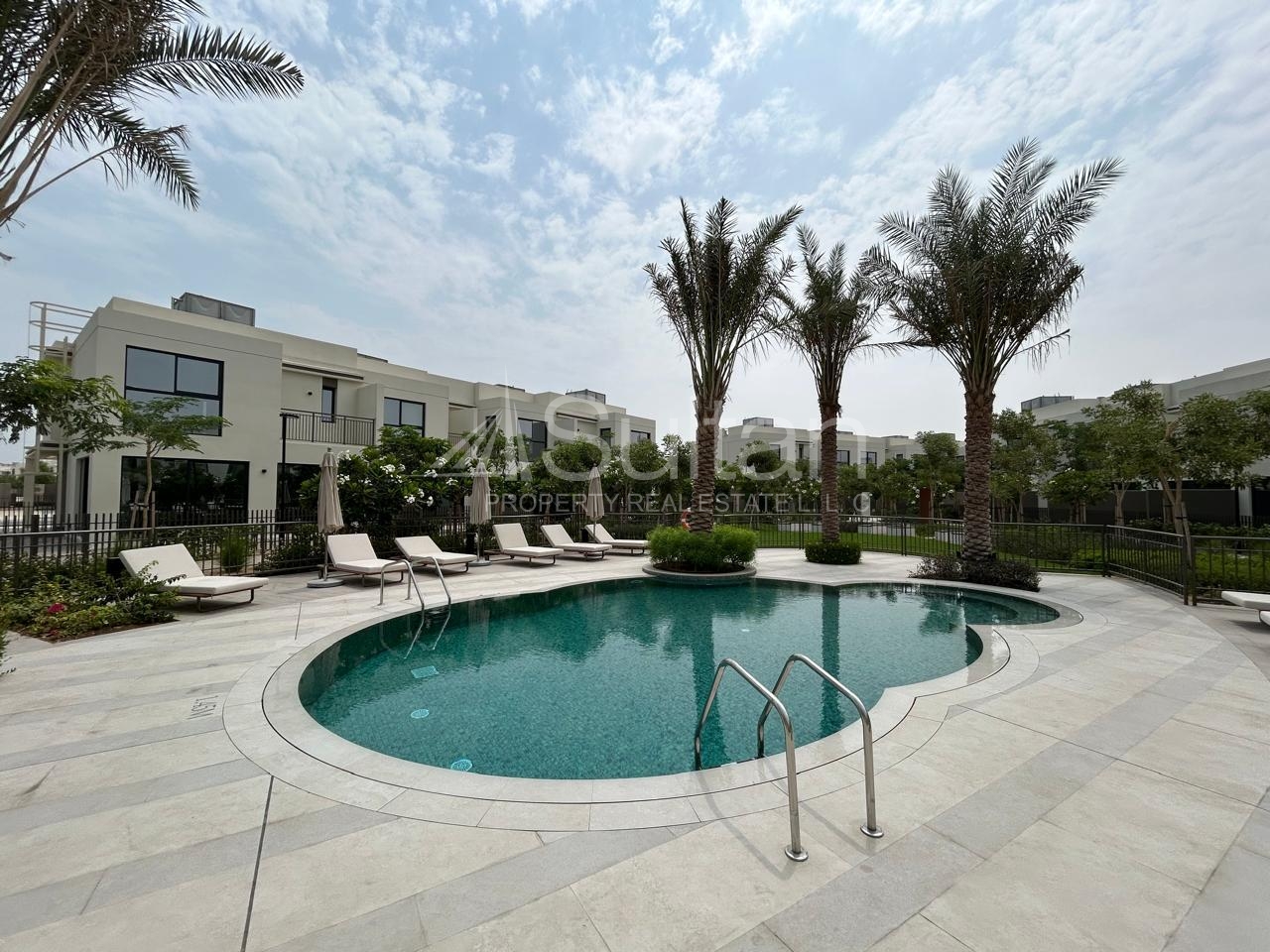 watermark Brand New 2BR Townhouse |with Private Garden |