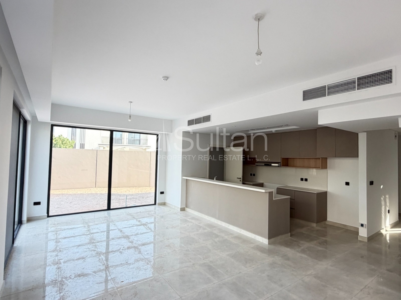 watermark Brand New 3BR Townhouse |with Private Garden |