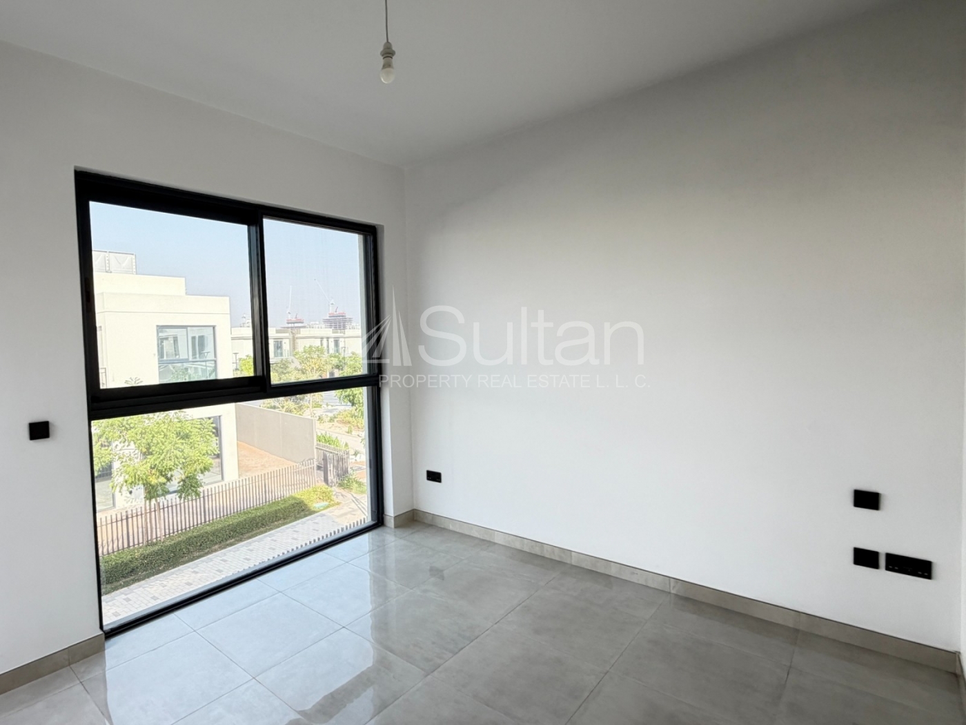 watermark Brand New 3BR Townhouse |with Private Garden |
