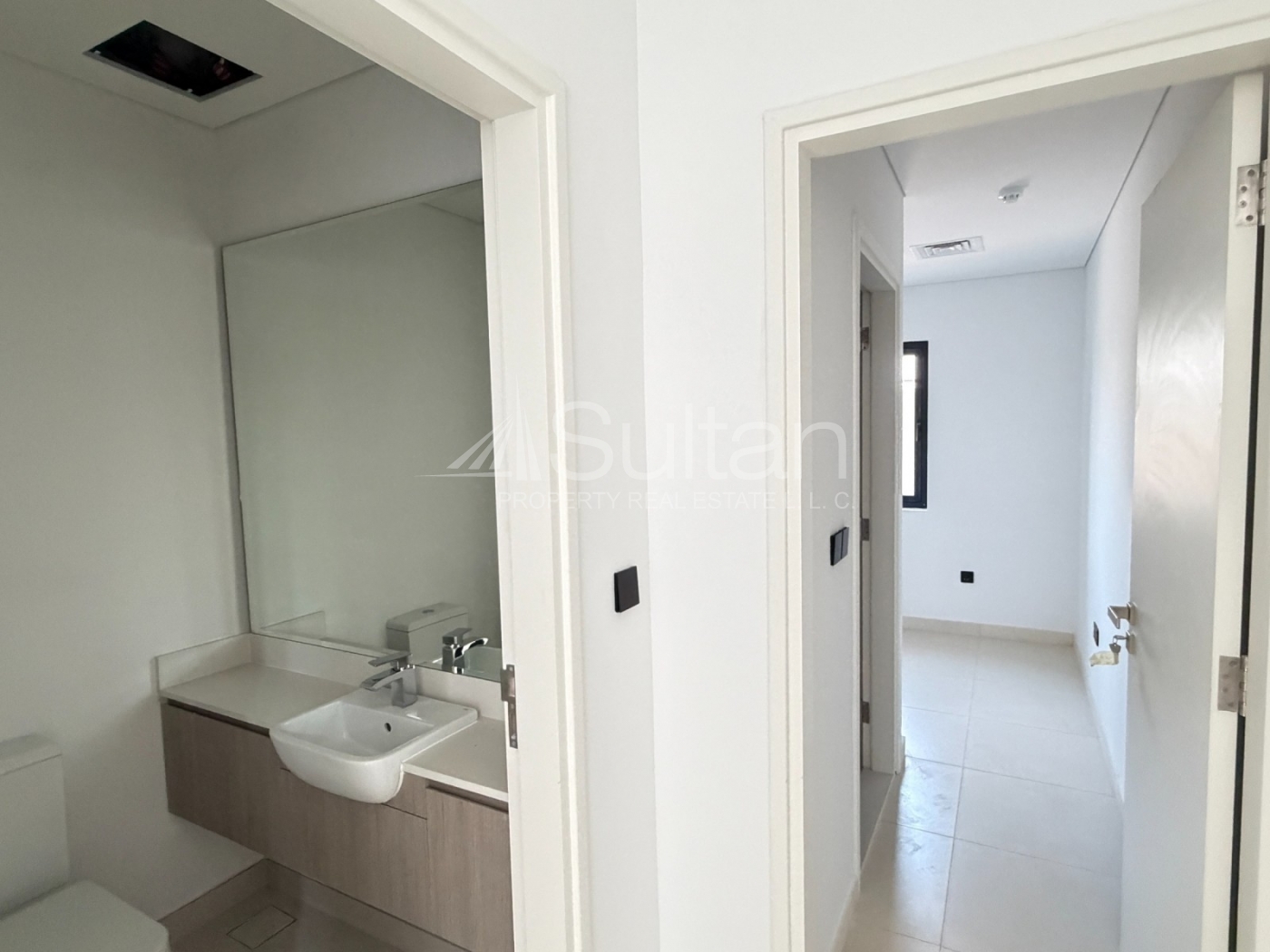 watermark Brand New 3BR Townhouse |with Private Garden |