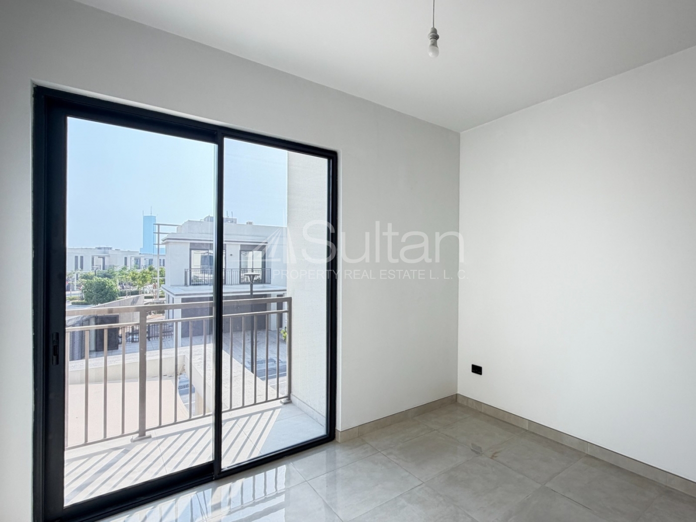 watermark Brand New 3BR Townhouse |with Private Garden |