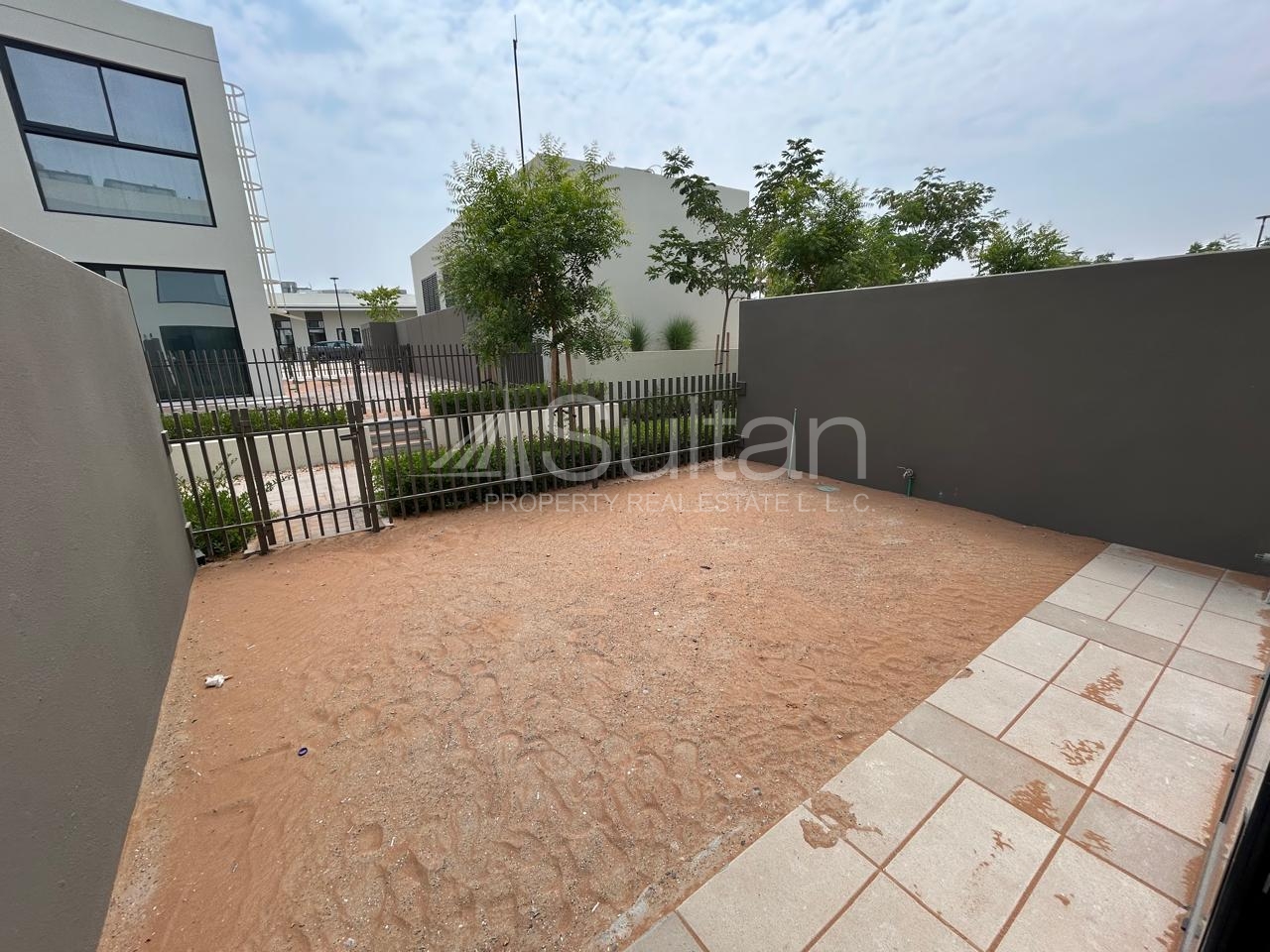watermark Brand New 2BR Townhouse |with Private Garden |