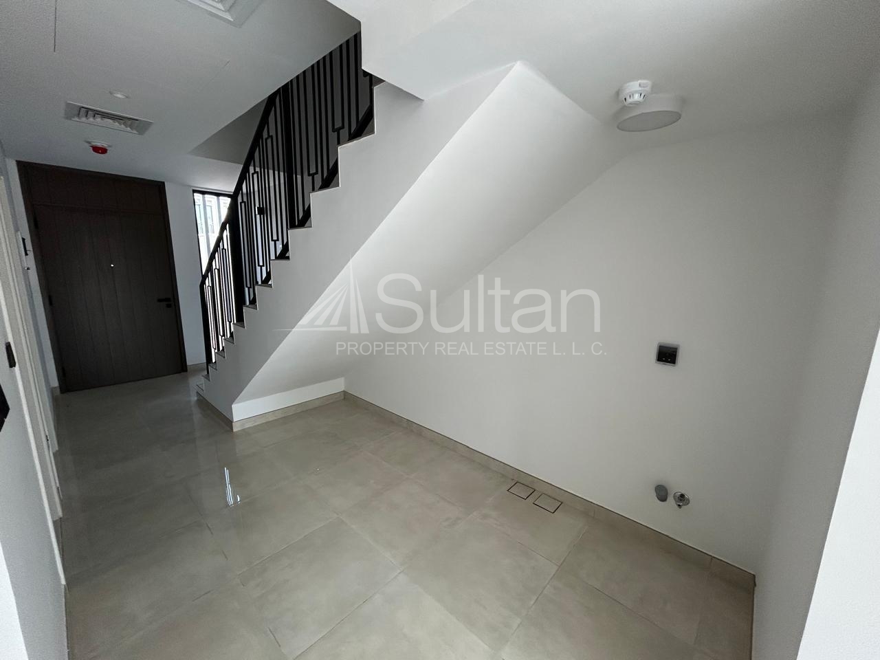 watermark Brand New 2BR Townhouse |with Private Garden |
