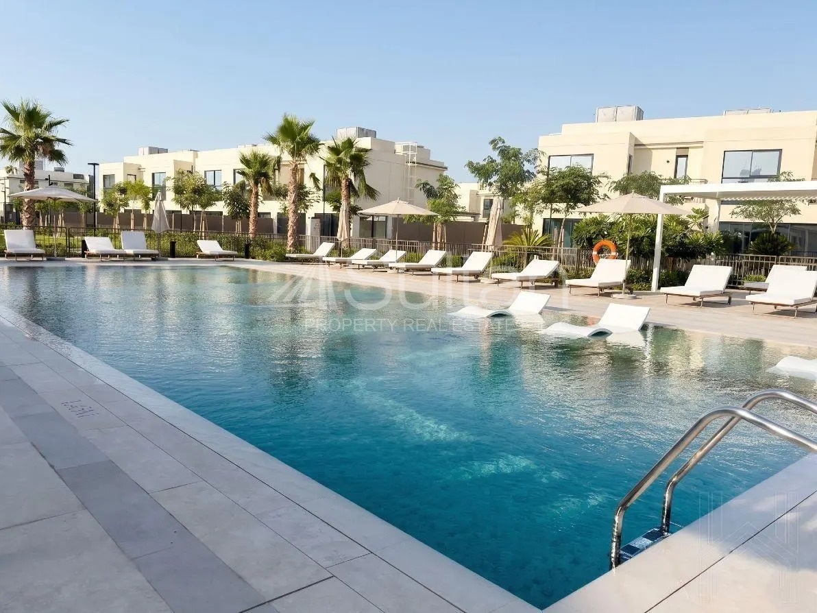 watermark Luxury Brand New 2BR Townhouse | Private Garden