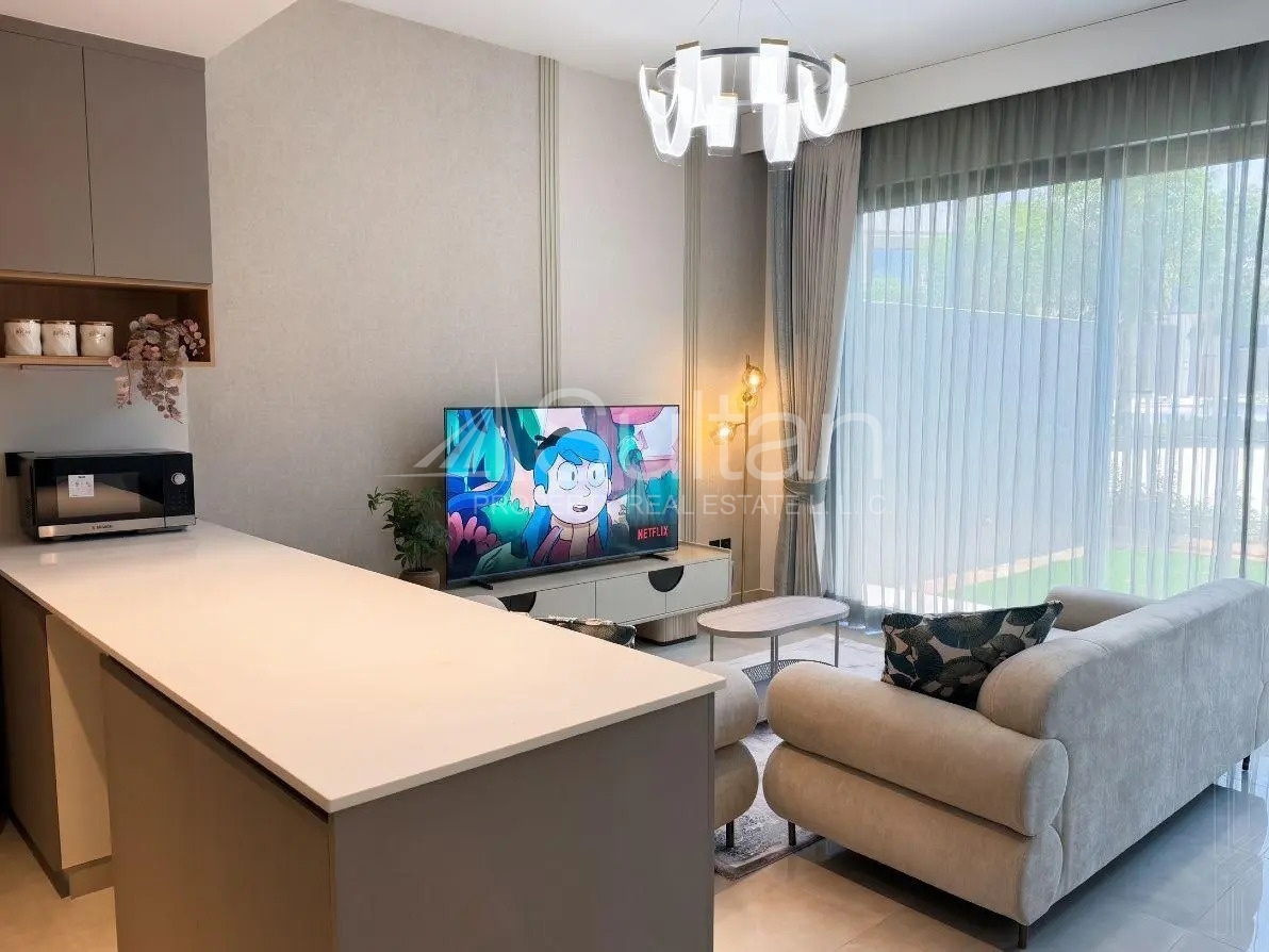watermark Luxury Brand New 2BR Townhouse | Private Garden