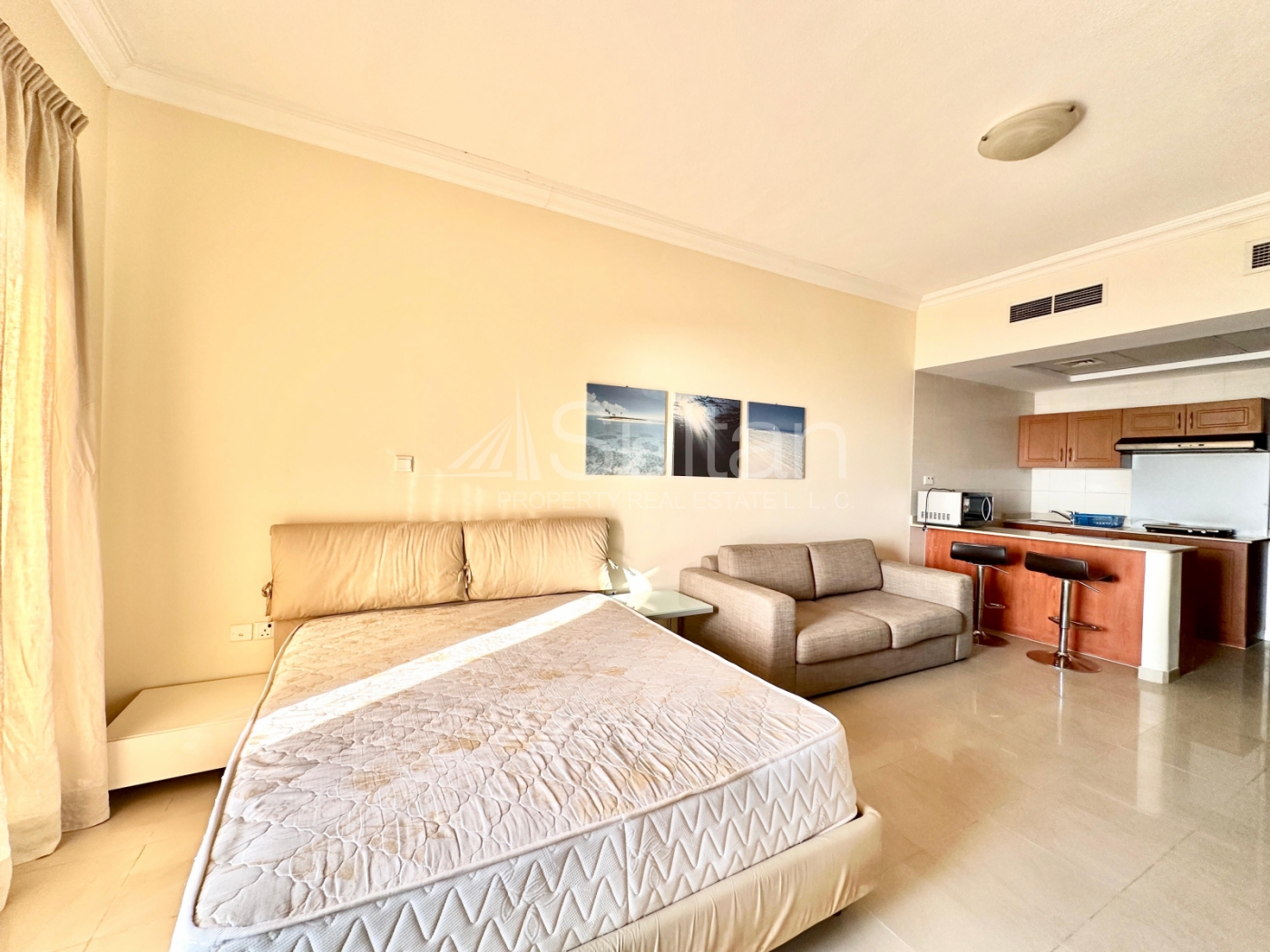 High Floor Studio Beach & Pool Access