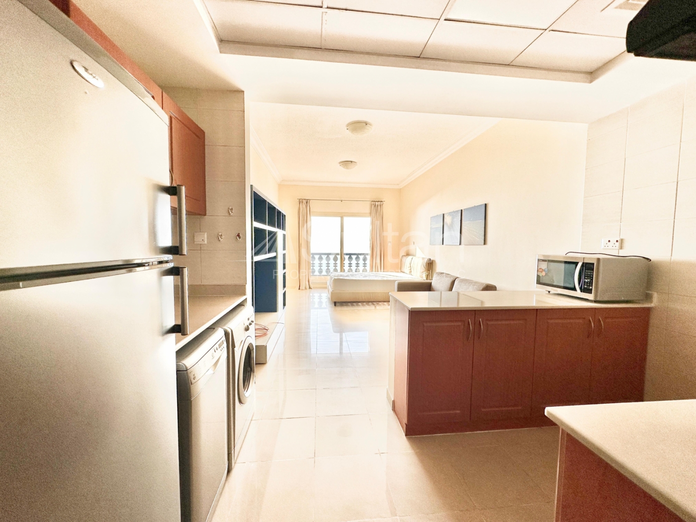 High Floor Studio Beach & Pool Access