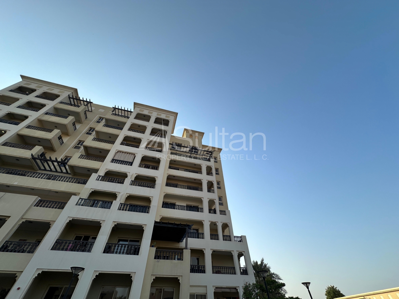 High Floor Studio Beach & Pool Access