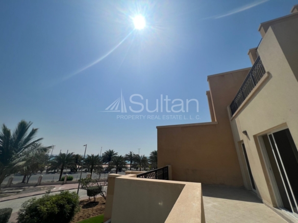 Spacious 1BR Apartment |Sea View |Beach/Gym Access