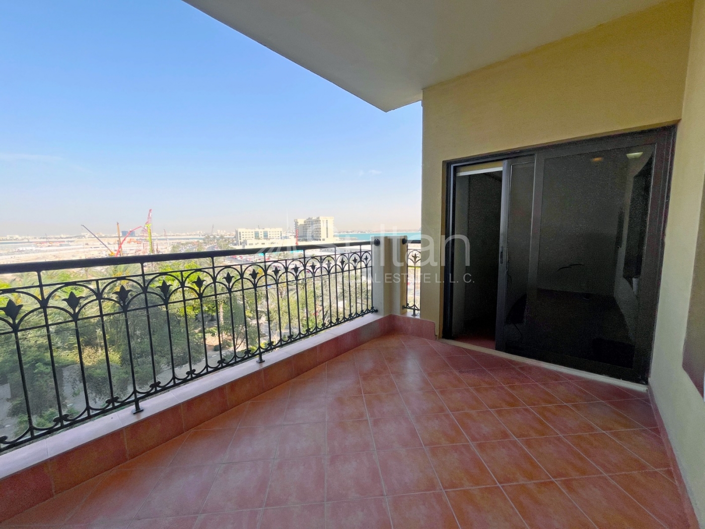 watermark 1BR Sea & Casino View |Pool Access | Unfurnished