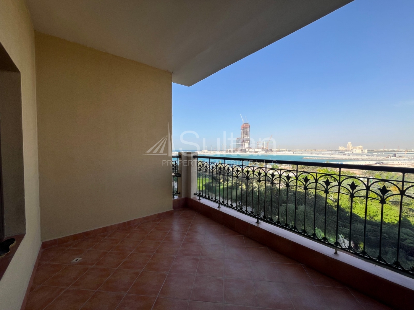 watermark 1BR Sea & Casino View |Pool Access | Unfurnished