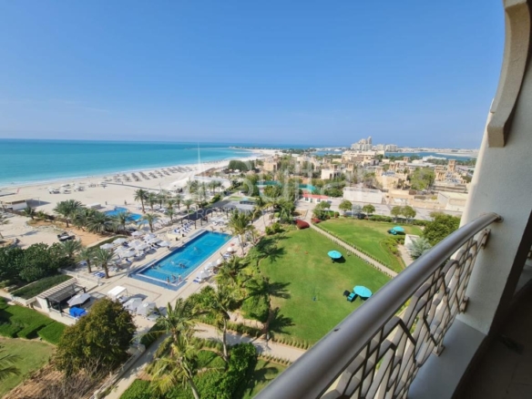 High Floor Studio Beach/Gym/PoolAccess Casino View