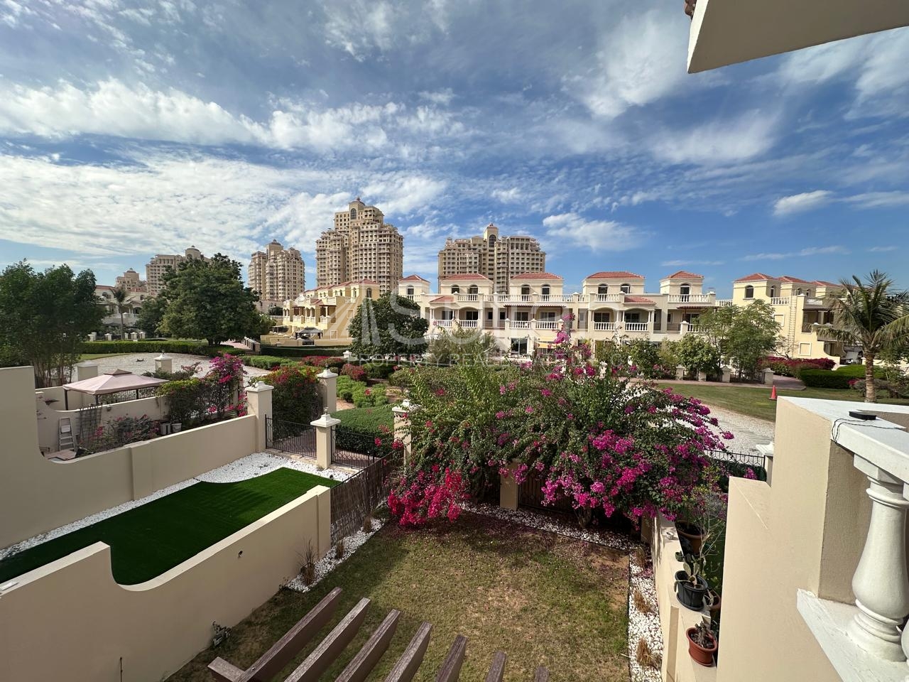 watermark Upgraded & Fully Furnished 2BR Townhouse|Big Type