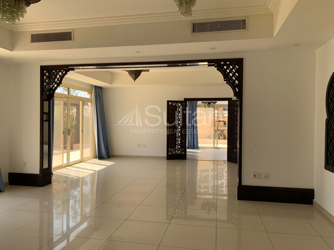 watermark Luxury Antique 5BR Villa Beach Front |Great Price