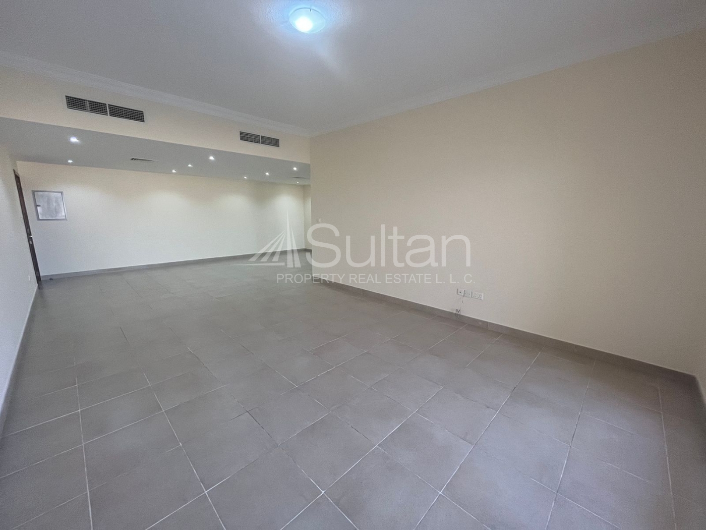 watermark Pristine Upgraded Partial Sea View |Close to Wynn
