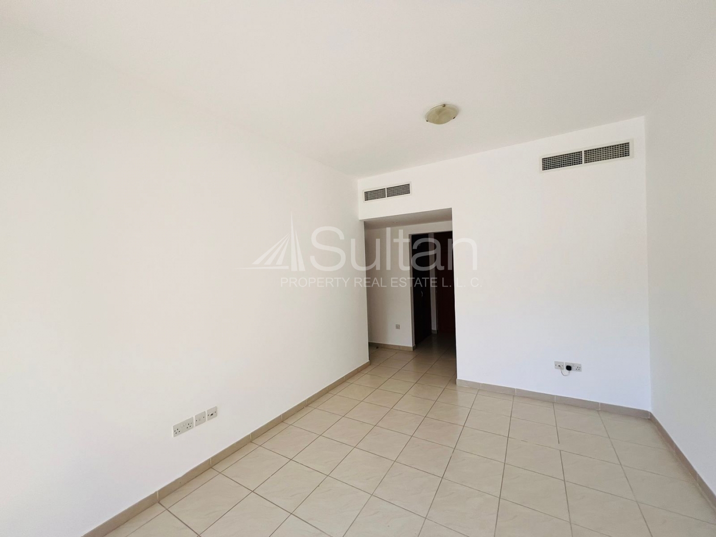 watermark HOT DEAL | Spacious Corner 1-Bedroom | Golf View