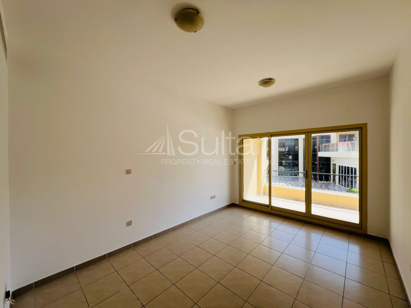 watermark HOT DEAL | Spacious Corner 1-Bedroom | Golf View