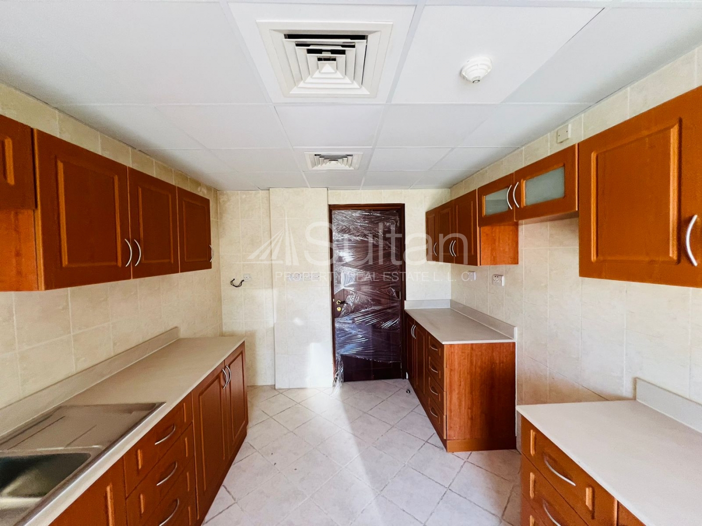 watermark HOT DEAL | Spacious Corner 1-Bedroom | Golf View
