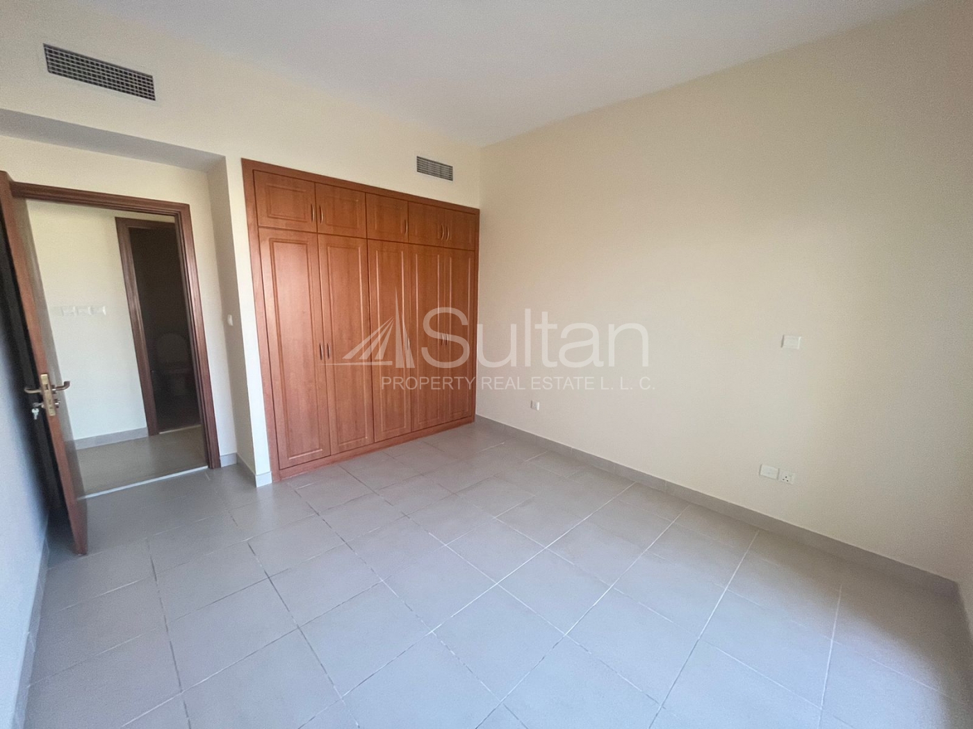 watermark Pristine Upgraded Partial Sea View |Close to Wynn
