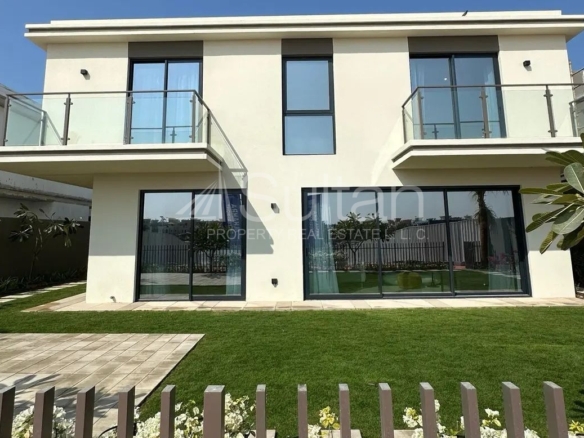 Luxury 4-Bedroom Villa | Falcon South Island